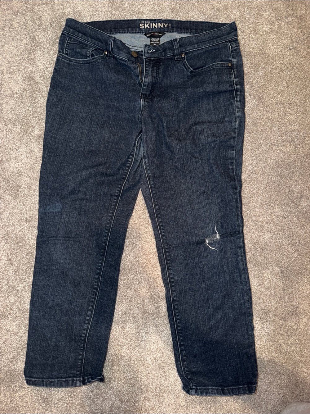 New York & Company Skinny Jeans in Dark Blue